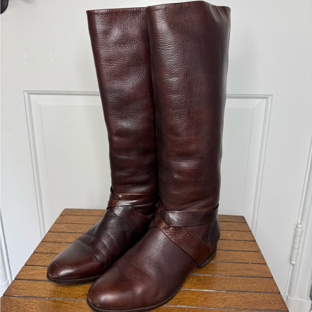 Uruguay-Made Rich Brown Heeled Boots